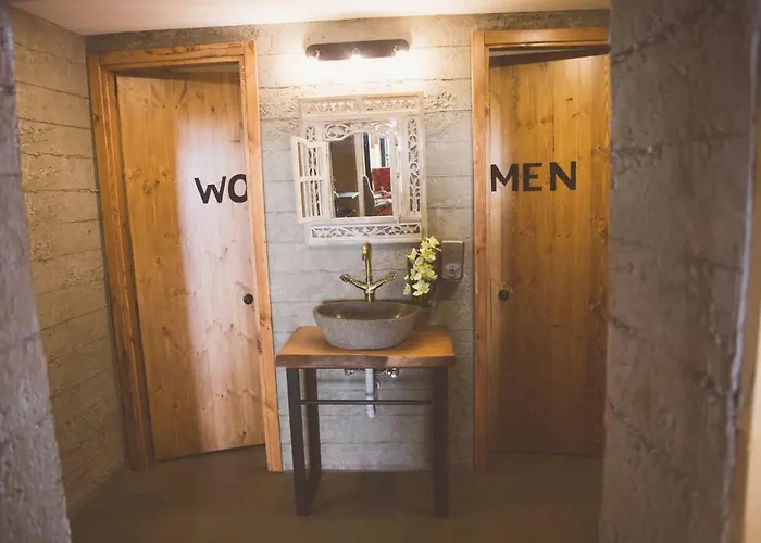 ベッド・アンド・ブレックファスト The Iskemleci 4*