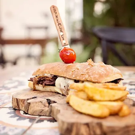 The Iskemleci Bed & Breakfast Nicosia