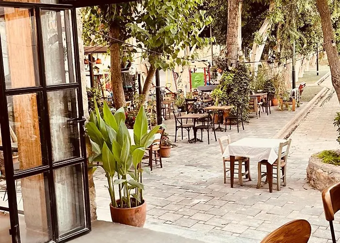 Oda ve Kahvaltı The Iskemleci